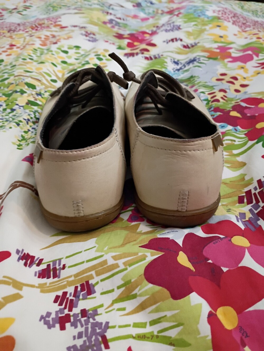 Camper  Brand Peu  Cream Sneakers with Olive Laces.  Size 41 equals  women's 10 - Picture 4 of 8